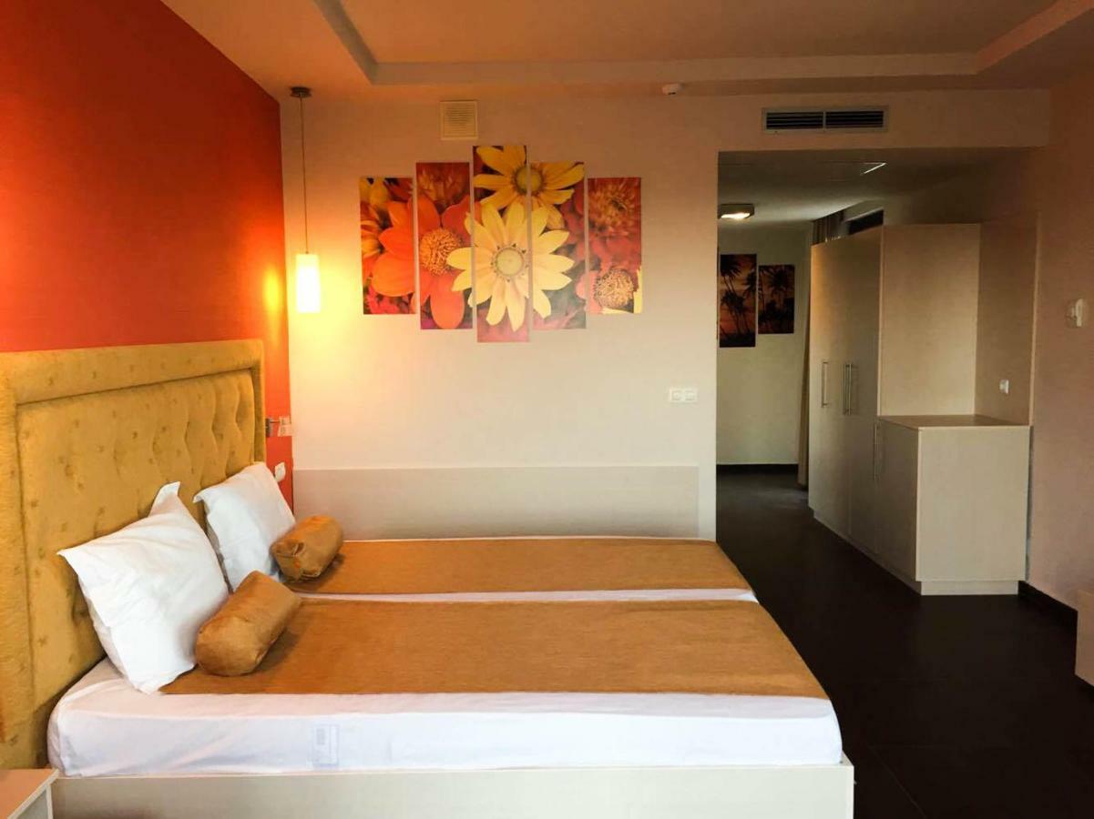 Studio Elegance Golden Sands Esterno foto