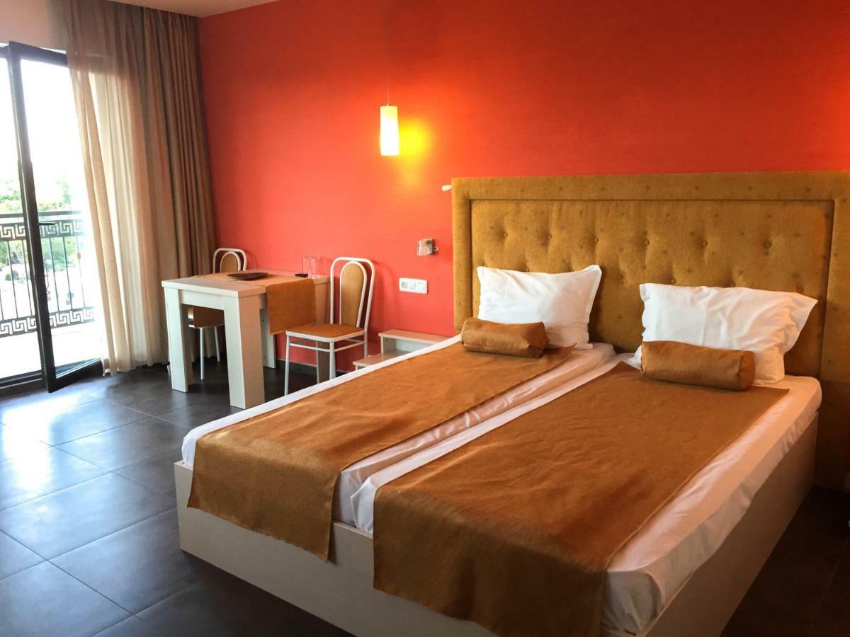 Studio Elegance Golden Sands Esterno foto